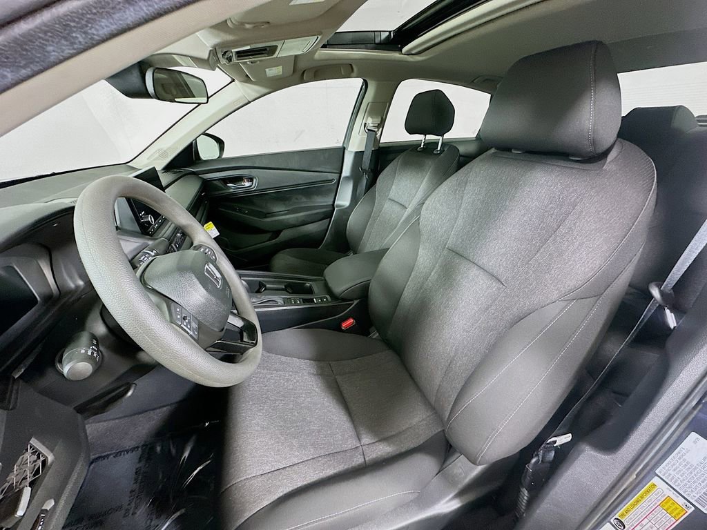 Used 2025 Honda Accord SE image 15