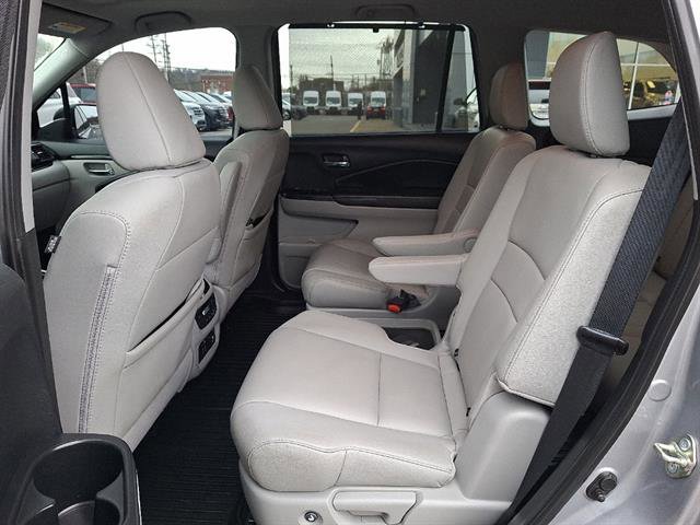 Used 2020 Honda Pilot Touring image 10