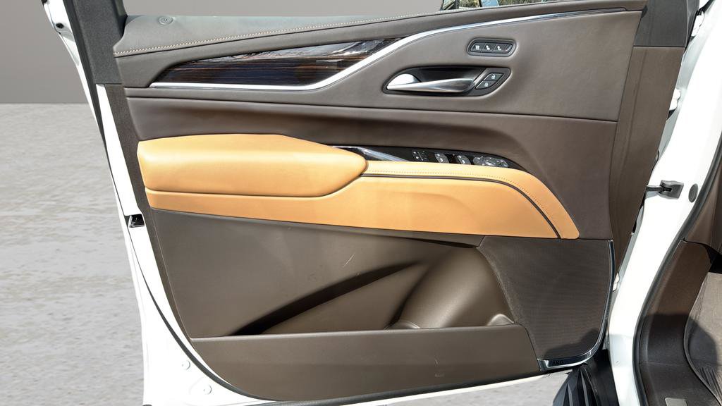 Used 2024 Cadillac Escalade Sport w/ LPO, ONYX Package image 18