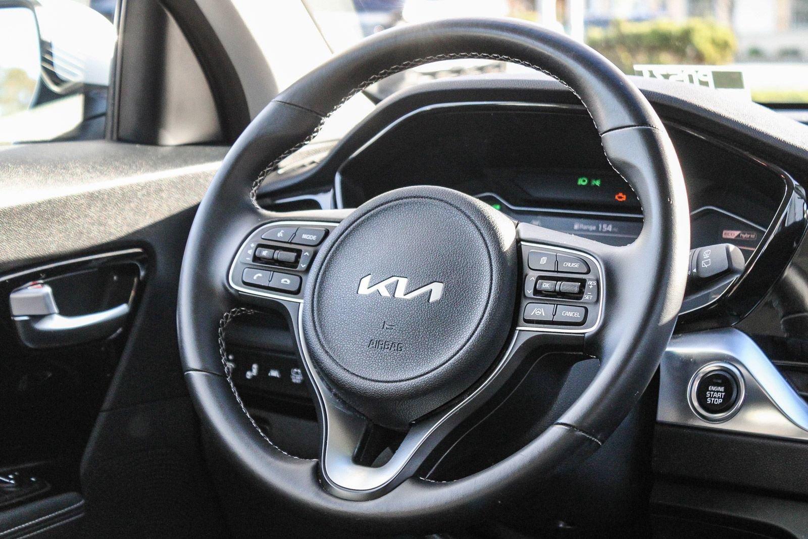 Used 2022 Kia Niro LXS w/ Digital Cluster Package image 17