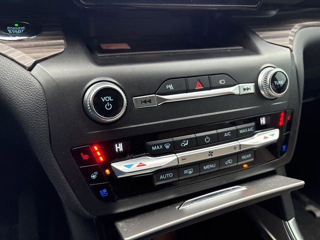 Used 2020 Ford Explorer Limited image 29
