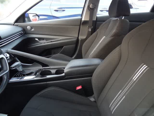 Used 2023 Hyundai Elantra SEL w/ Convenience Package FWD image 6