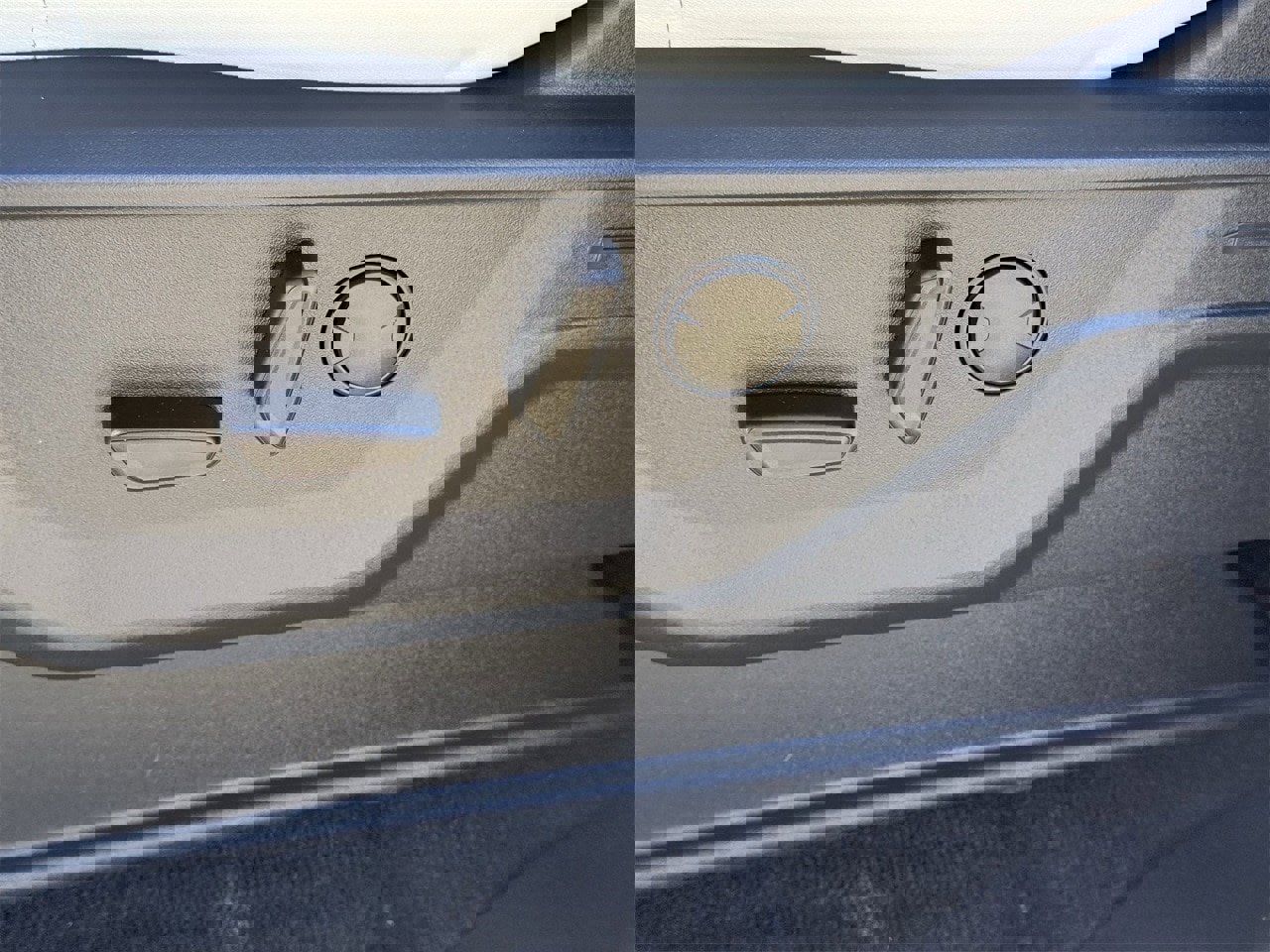 Certified 2025 Ford Expedition Platinum w/ Driver's Package image 24