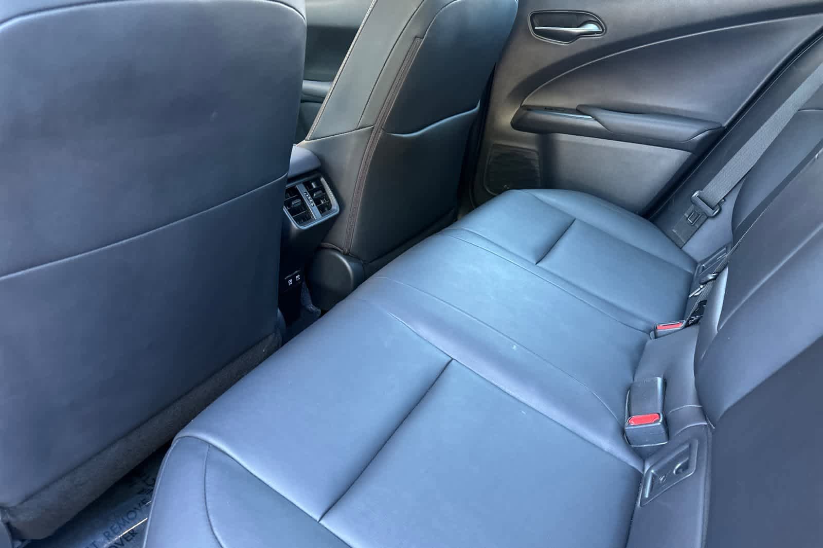 Used 2019 Lexus UX 200 w/ Premium Package image 4