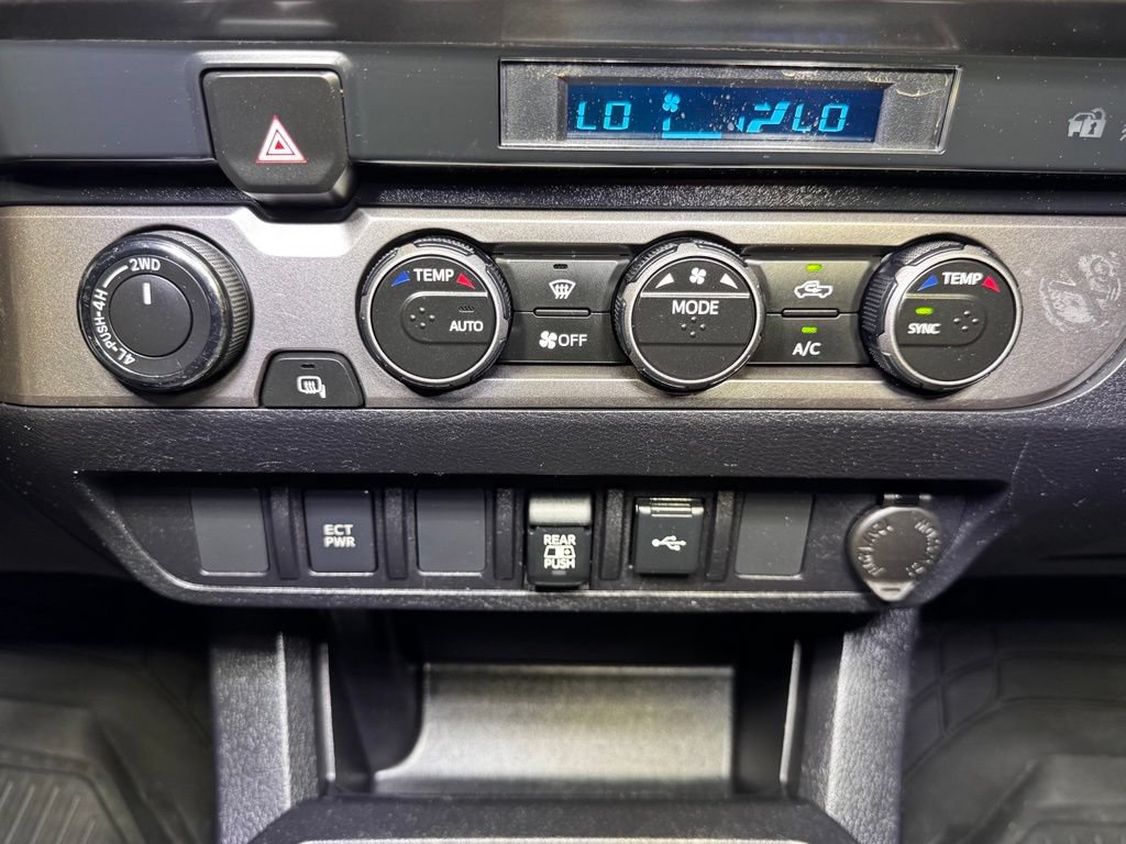 Used 2021 Toyota Tacoma SR5 AWD/4WD image 32