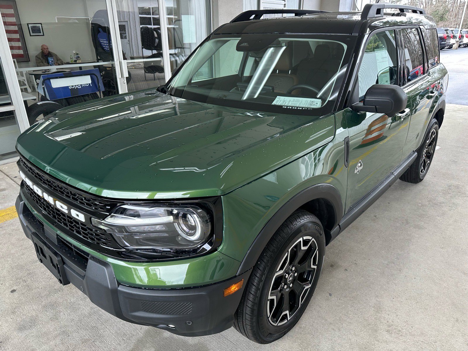 Certified 2025 Ford Bronco Sport Outer Banks w/ Outer Banks Tech Package+ AWD/4WD image 3