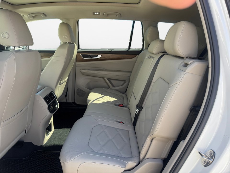 New 2026 Volkswagen Atlas SE image 13