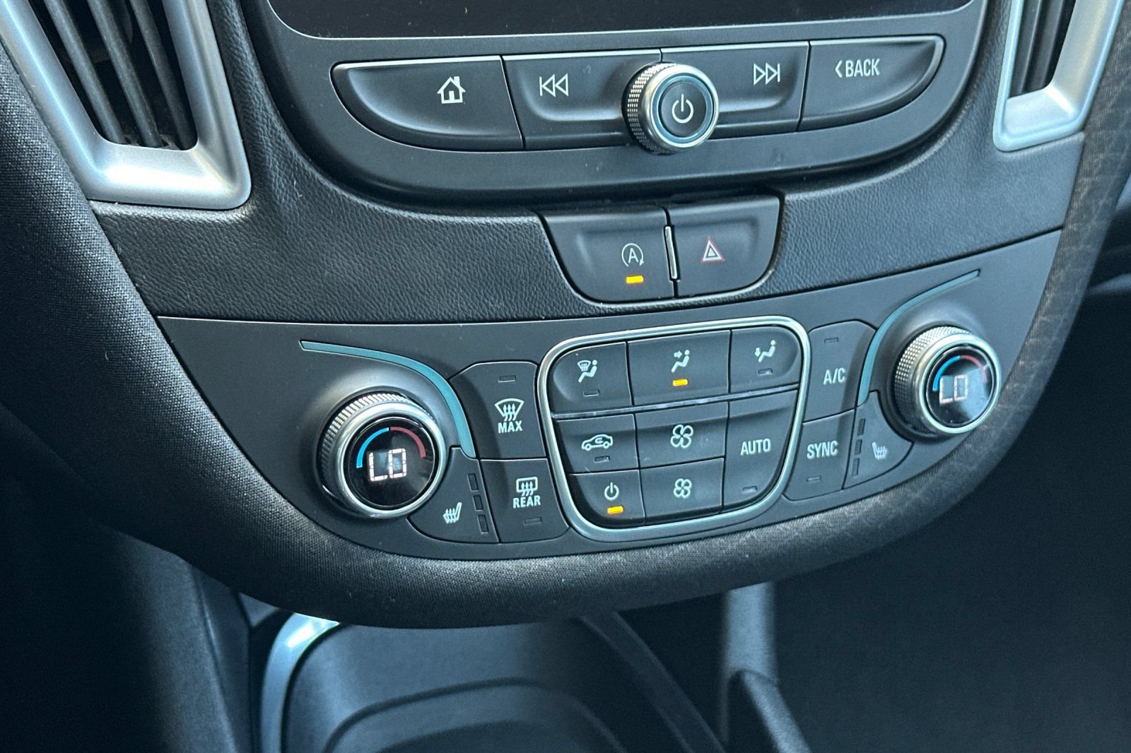 Used 2024 Chevrolet Malibu LT FWD image 19