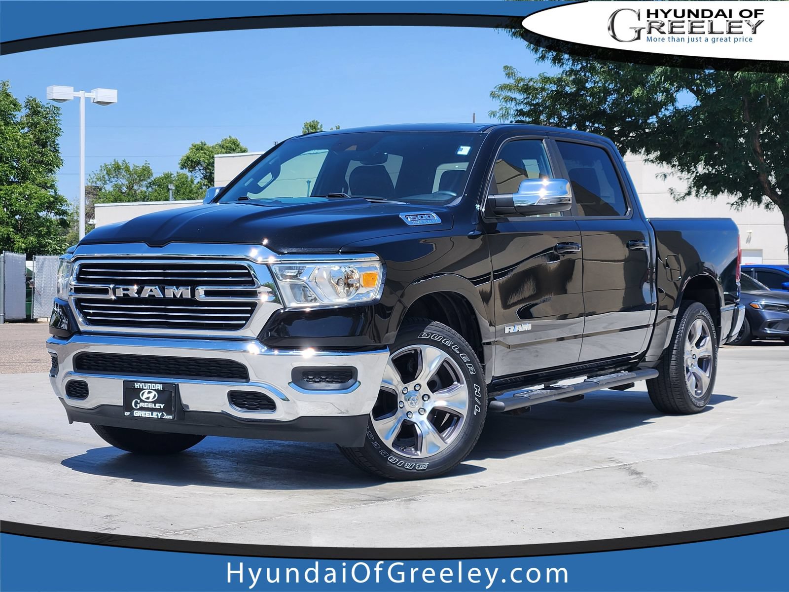 Used 2023 RAM 1500 Laramie AWD/4WD image 1