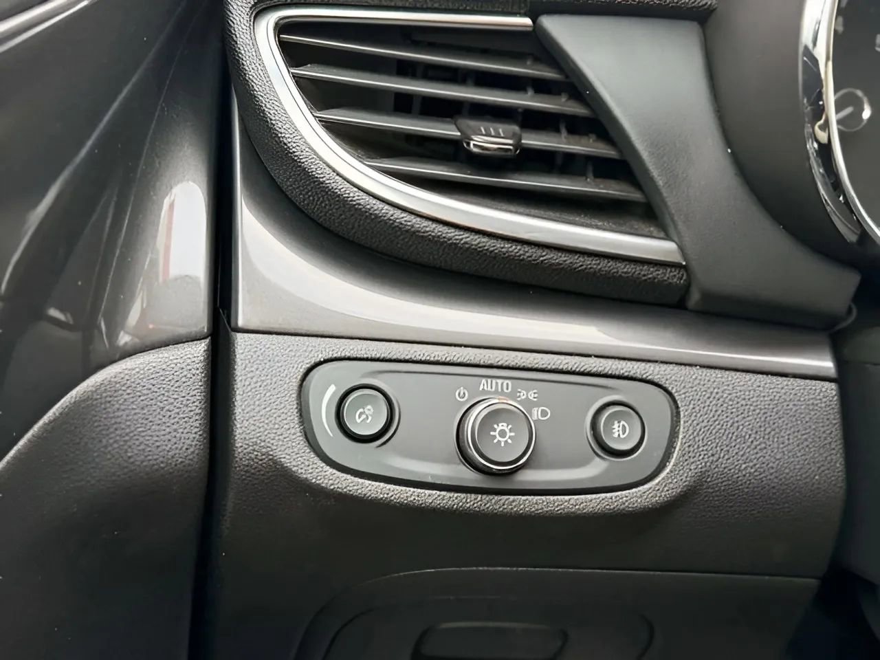 Used 2017 Buick Encore Essence w/ Experience Buick Package image 43