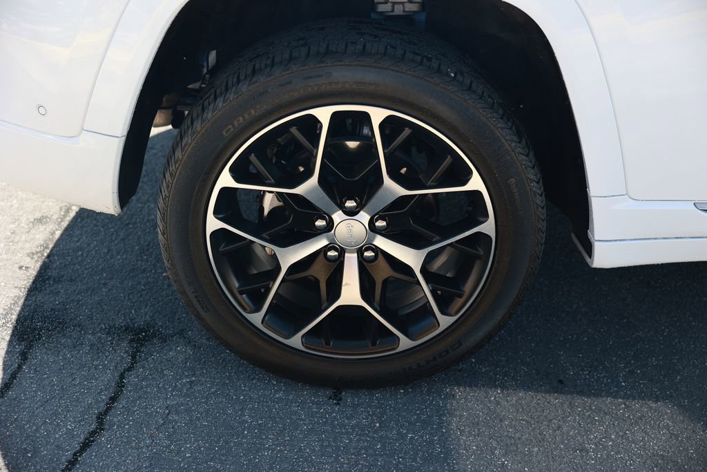 Used 2022 Jeep Grand Cherokee Summit AWD/4WD image 9