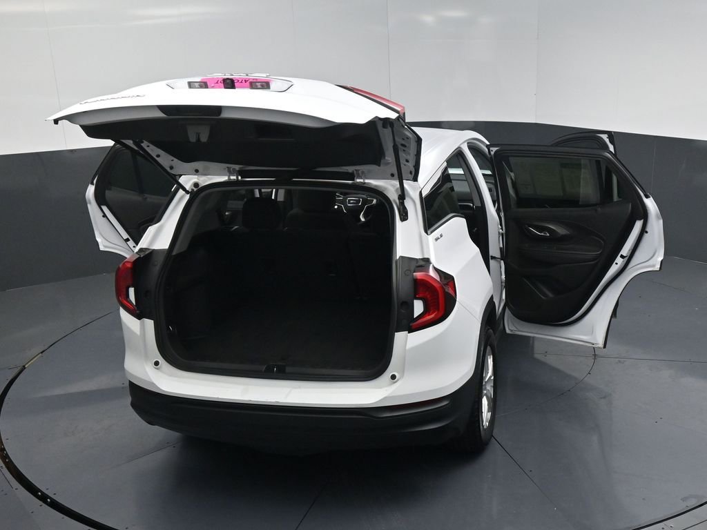 Used 2024 GMC Terrain SLE image 23