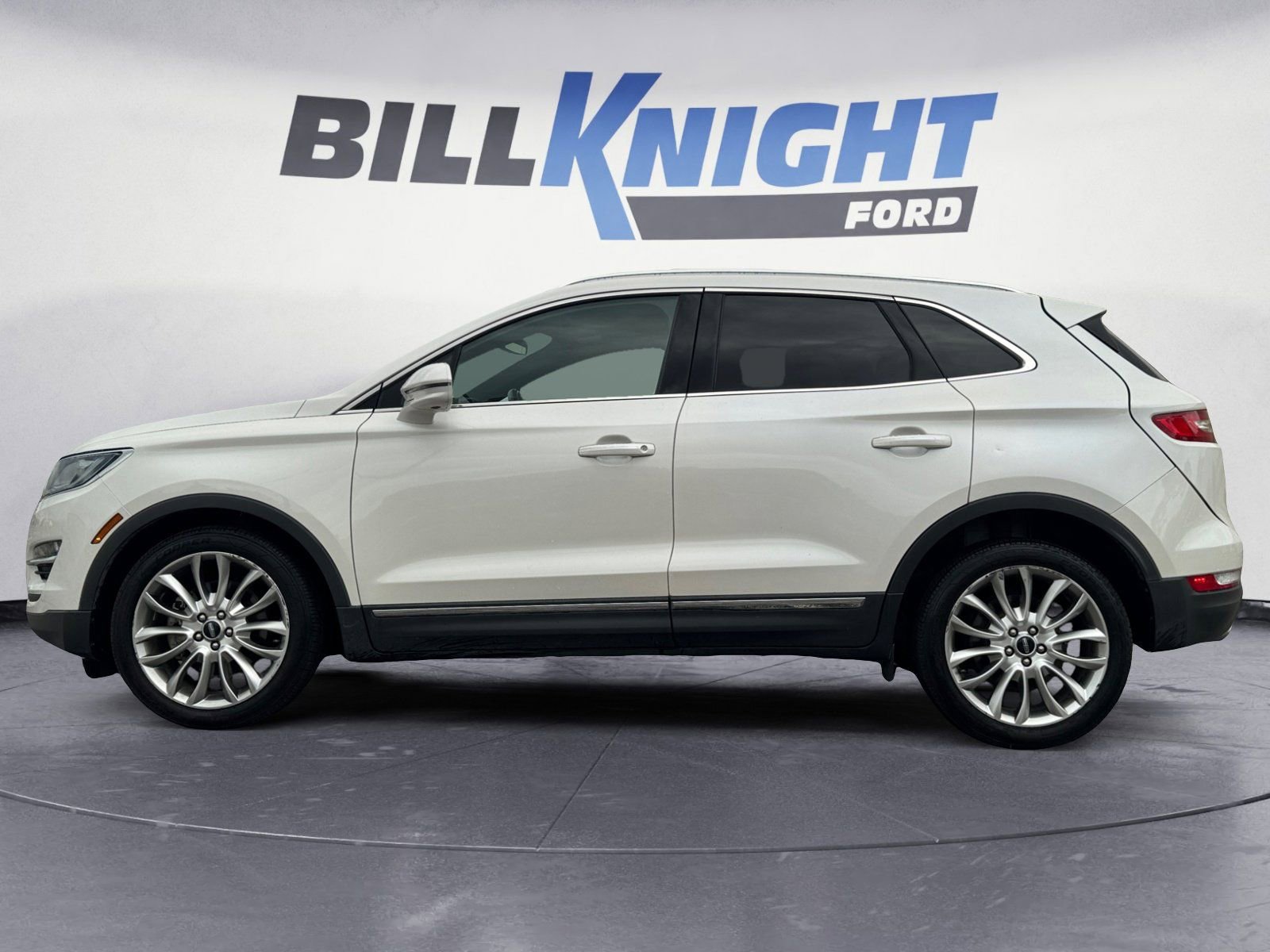 Used 2017 Lincoln MKC Reserve FWD image 2