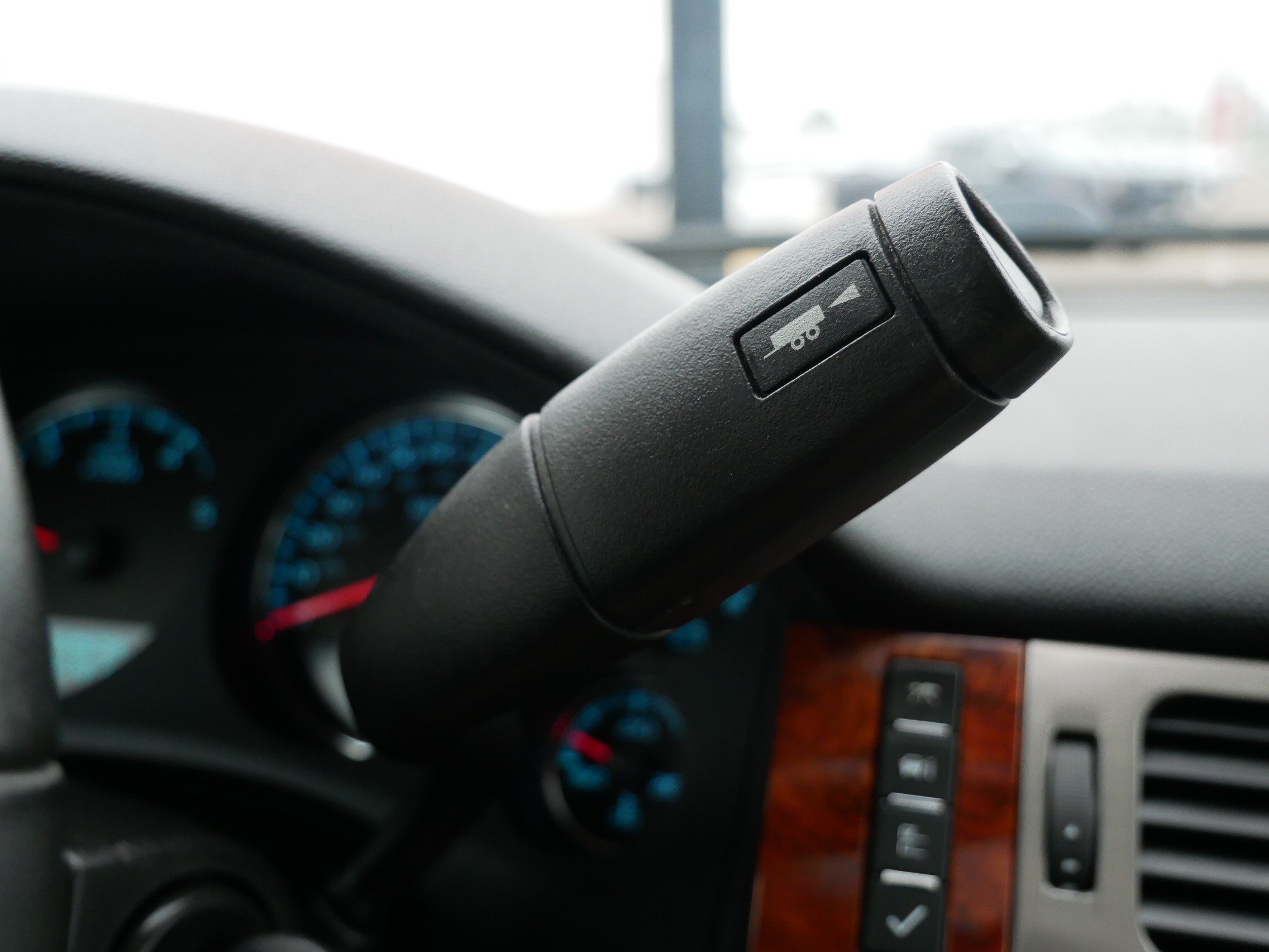 Used 2008 Chevrolet Avalanche LTZ w/ LTZ Preferred Equipment Group AWD/4WD image 26