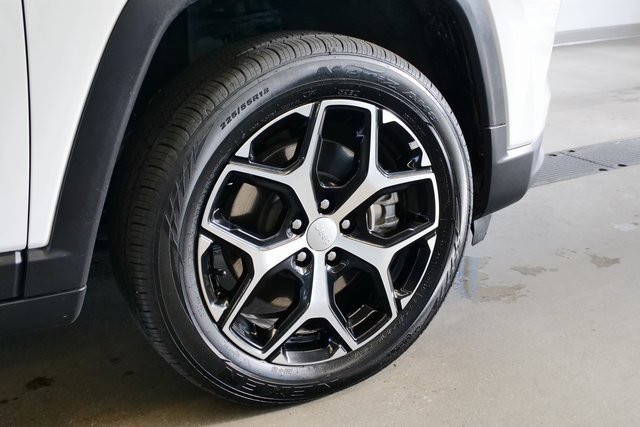 Used 2024 Jeep Compass Limited image 8