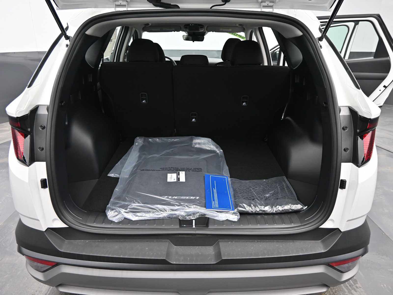 New 2026 Hyundai Tucson SE image 13