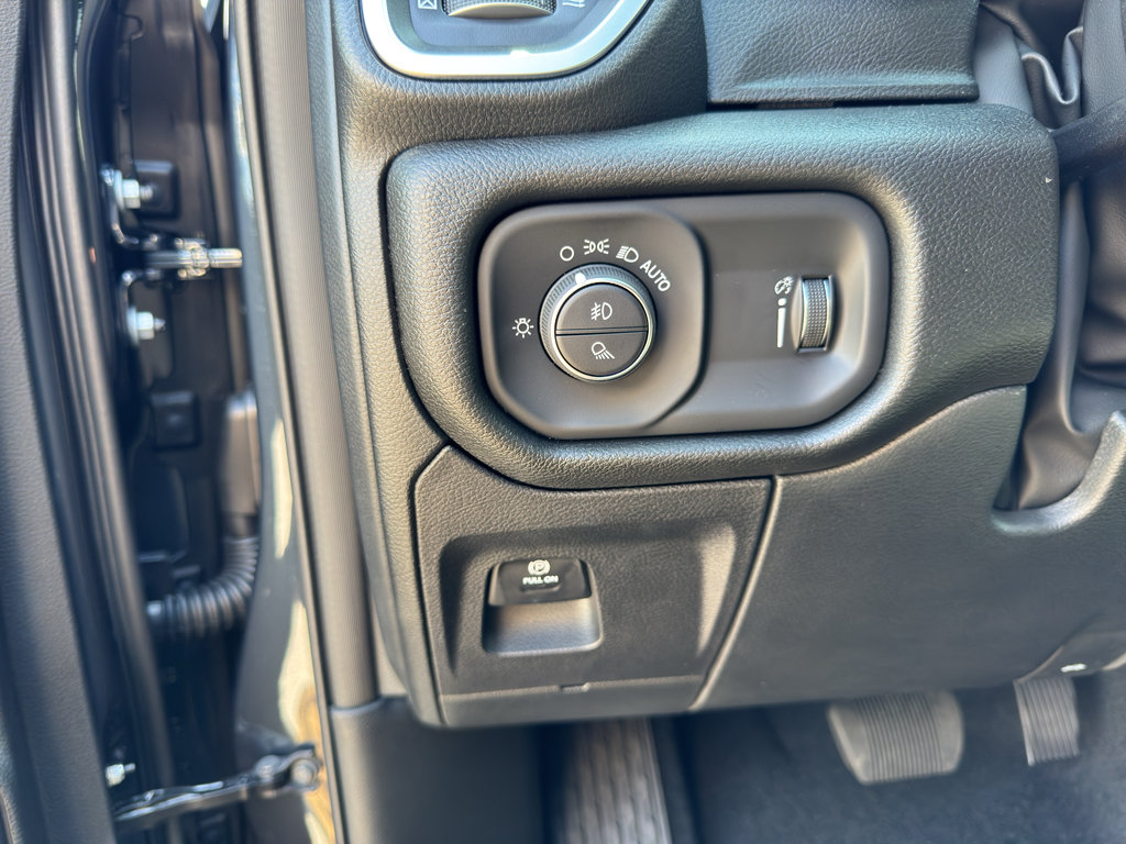 New 2026 RAM 1500 Express AWD/4WD image 29
