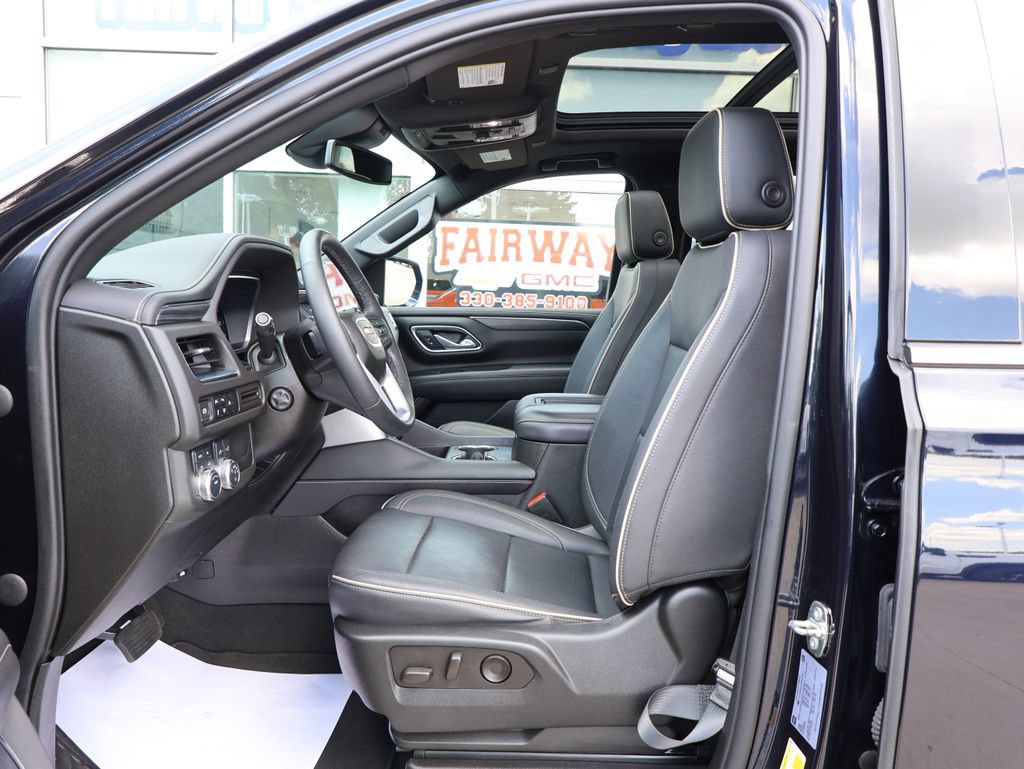 Used 2023 GMC Yukon XL SLT w/ SLT Luxury Package AWD/4WD image 14