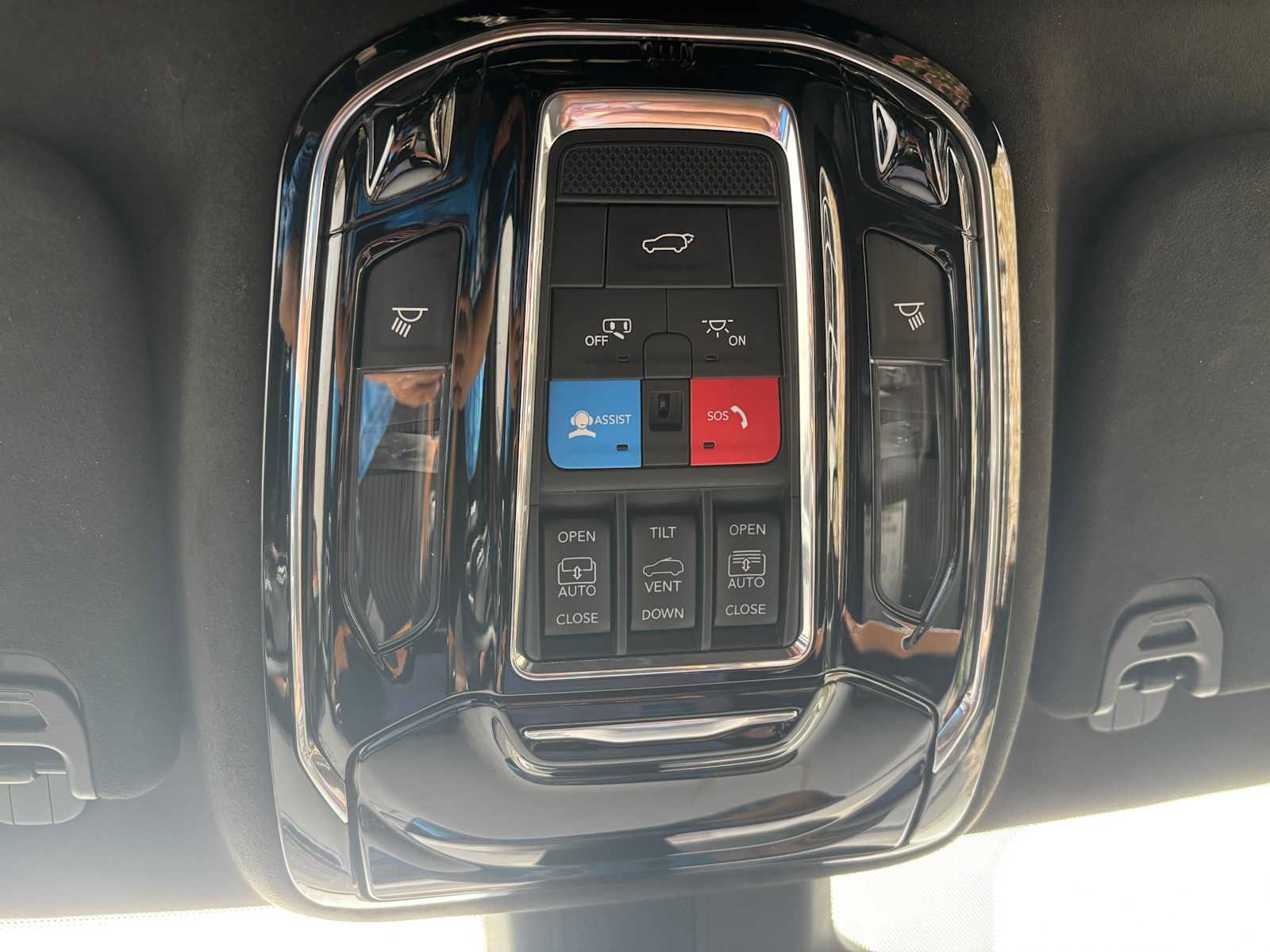 Used 2022 Jeep Grand Wagoneer Series III w/ Rear Seat Video Group 1 AWD/4WD image 37