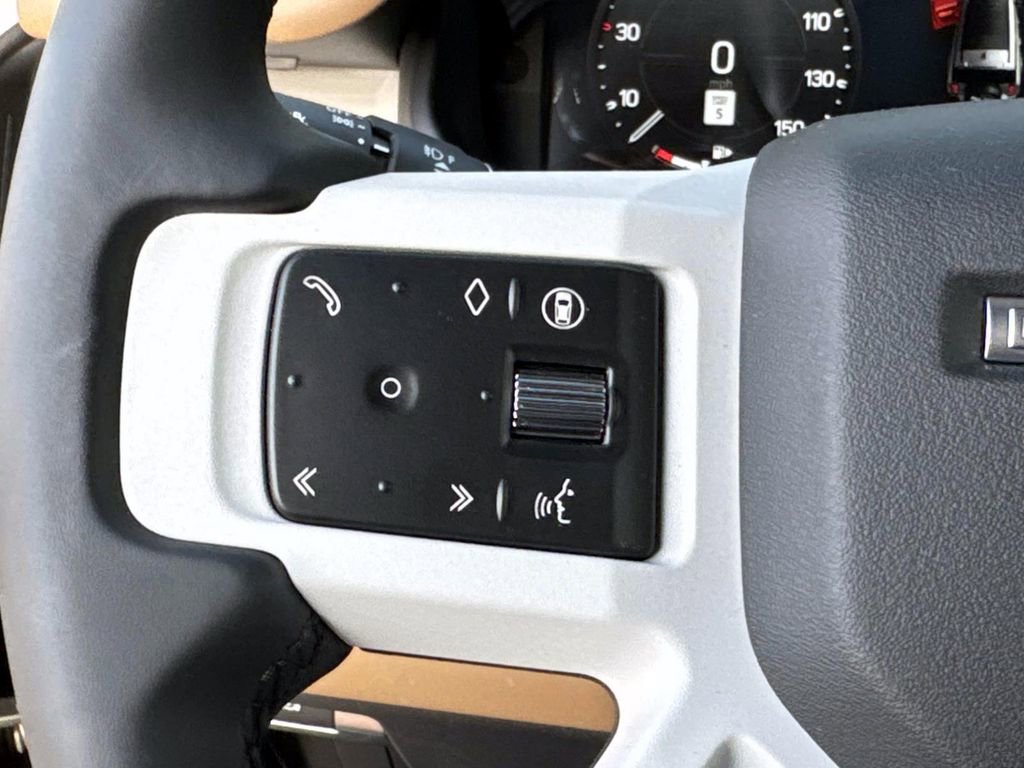 New 2026 Land Rover Defender 130 X-Dynamic SE image 28