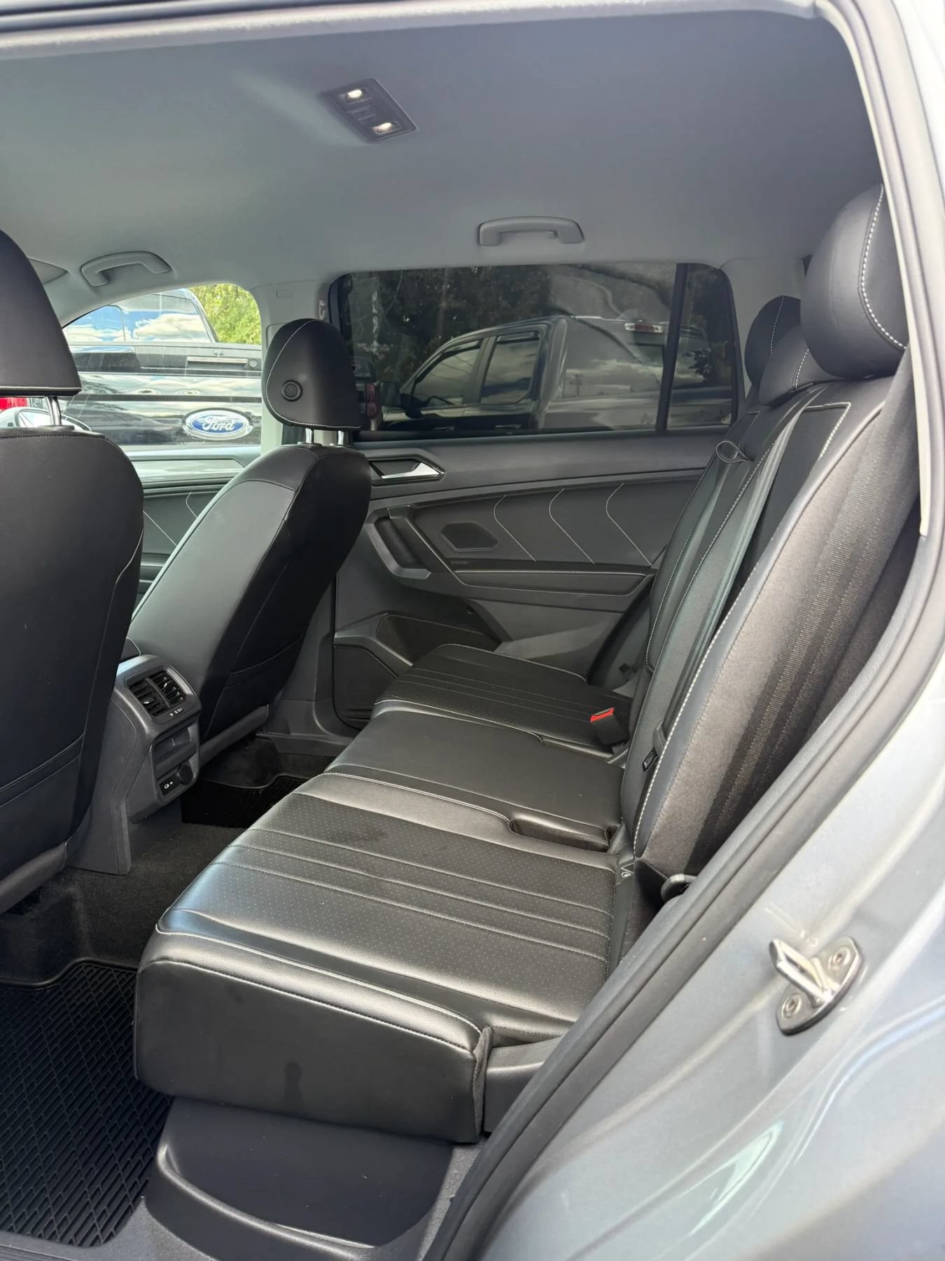 Used 2022 Volkswagen Tiguan SE AWD/4WD image 17