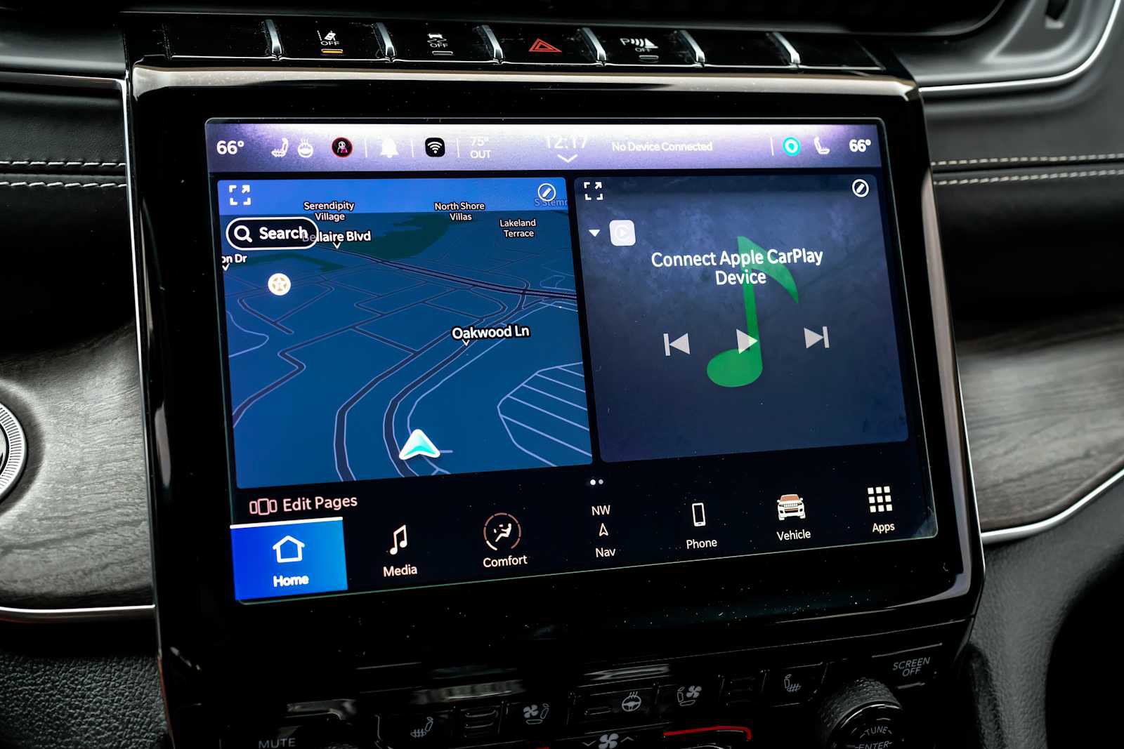 Used 2023 Jeep Grand Cherokee Overland w/ Luxury Tech Group IV AWD/4WD image 31