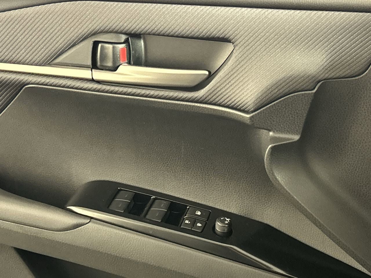 New 2026 Toyota Camry SE FWD image 19