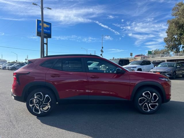 New 2026 Chevrolet Trax RS w/ Sunroof Package FWD image 5