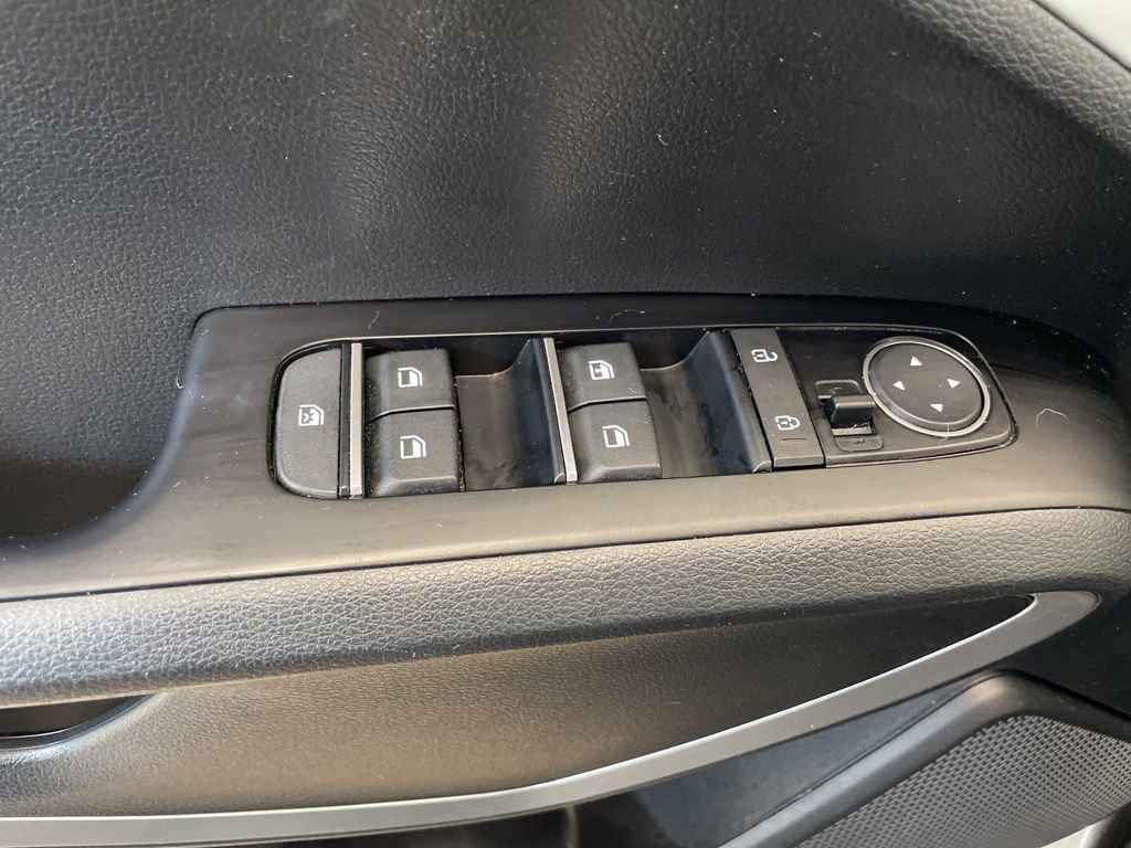 Certified 2023 Kia Soul LX FWD image 21