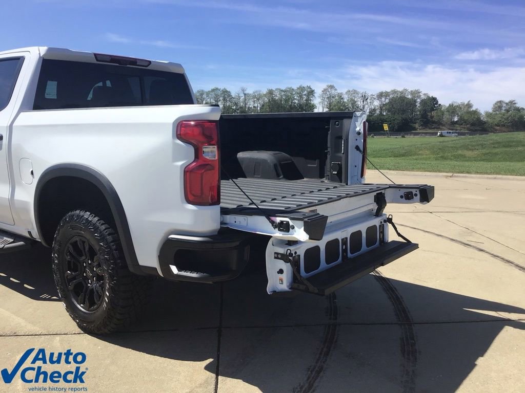 Used 2025 Chevrolet Silverado 1500 ZR2 w/ Technology Package image 8