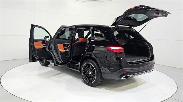 Used 2025 Mercedes-Benz GLC 300 image 32