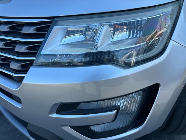 Used 2016 Ford Explorer XLT w/ Equipment Group 201A FWD image 9