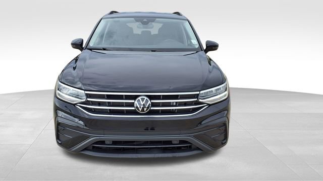 Used 2024 Volkswagen Tiguan S image 2