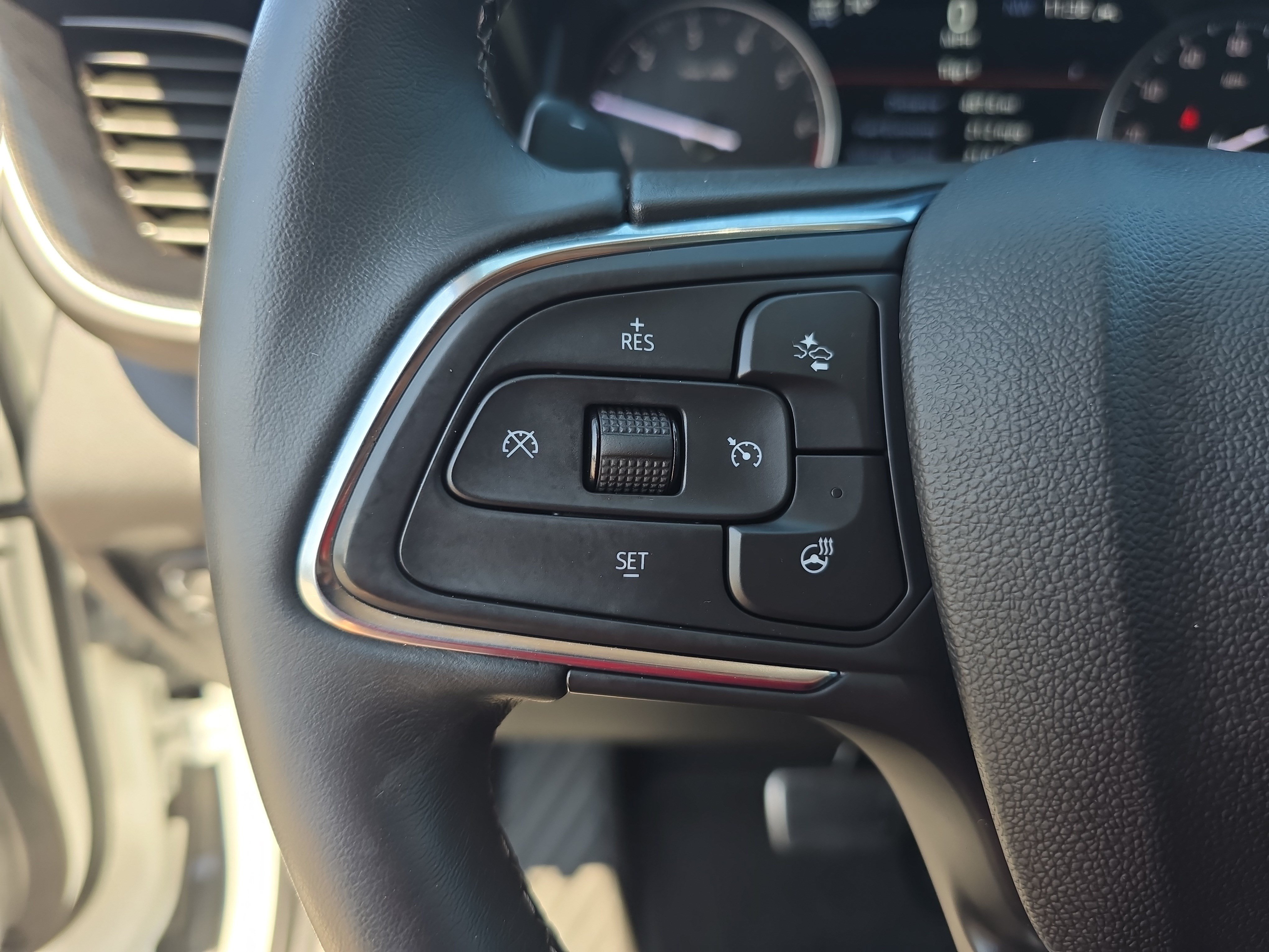 Used 2023 Buick Envision Essence w/ Sport Touring Package AWD/4WD image 18