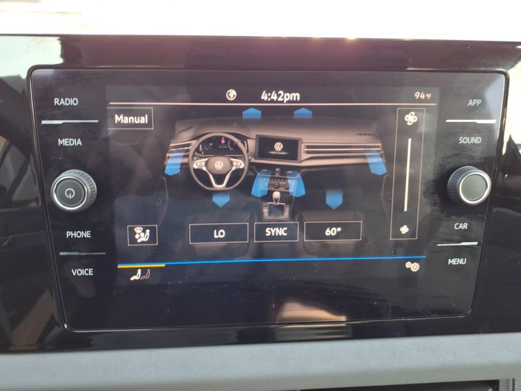 Used 2025 Volkswagen Jetta SE w/ Sunroof Package FWD image 24