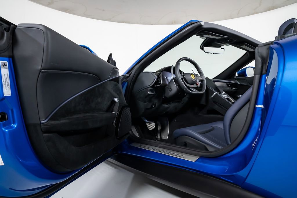 Used 2025 Ferrari Roma Spider RWD image 31