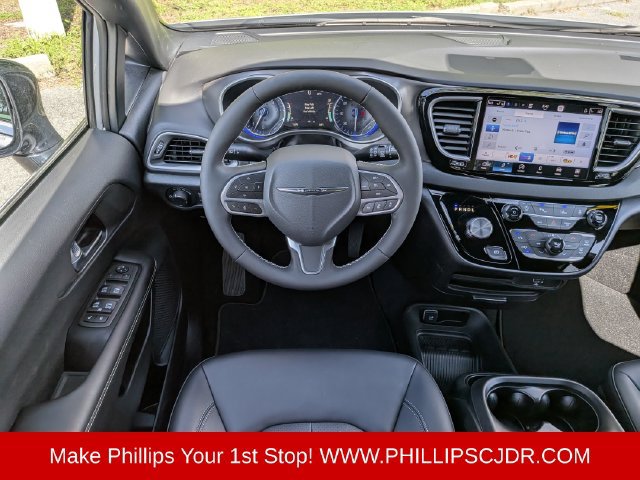 Certified 2026 Chrysler Voyager LX FWD image 14