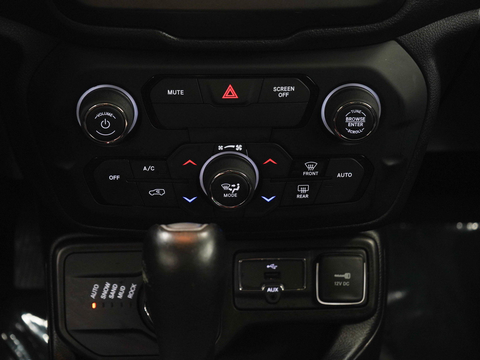 Used 2019 Jeep Renegade Trailhawk w/ Cold Weather Group II AWD/4WD image 18