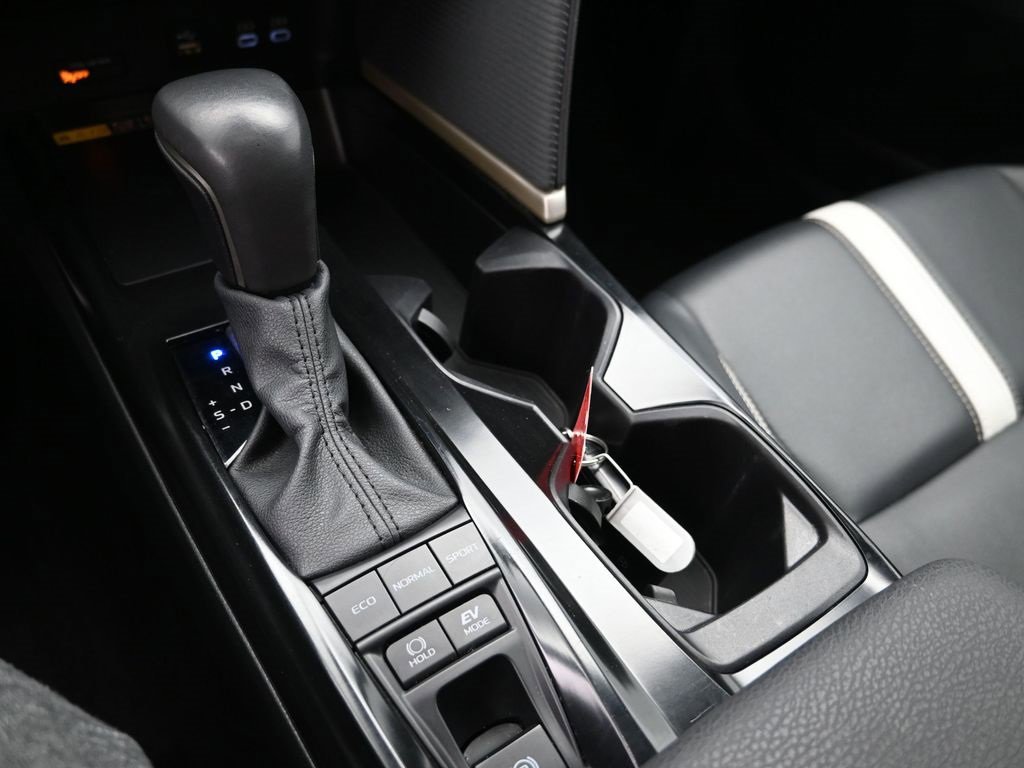 Used 2025 Toyota Camry SE image 18