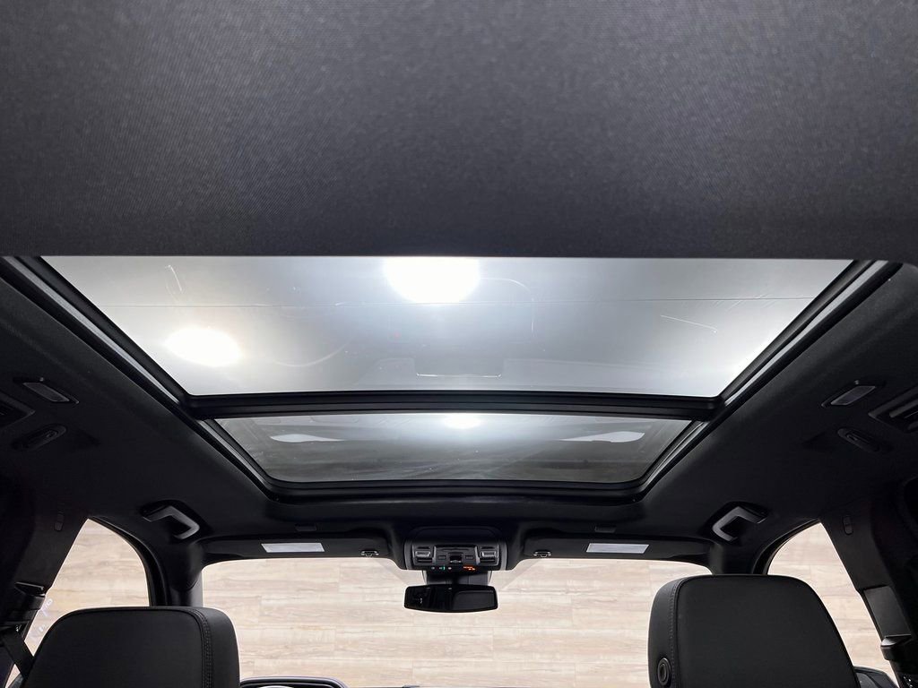 Used 2024 Chevrolet Suburban RST w/ Luxury Package image 5