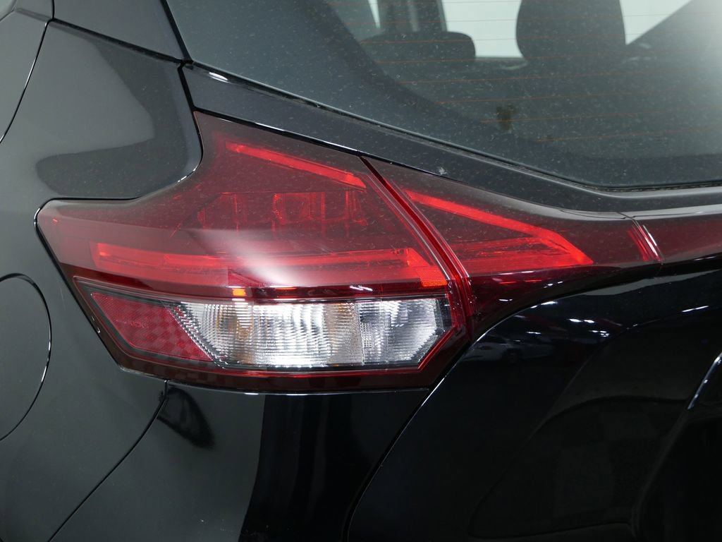 Used 2022 Nissan Kicks SV image 12