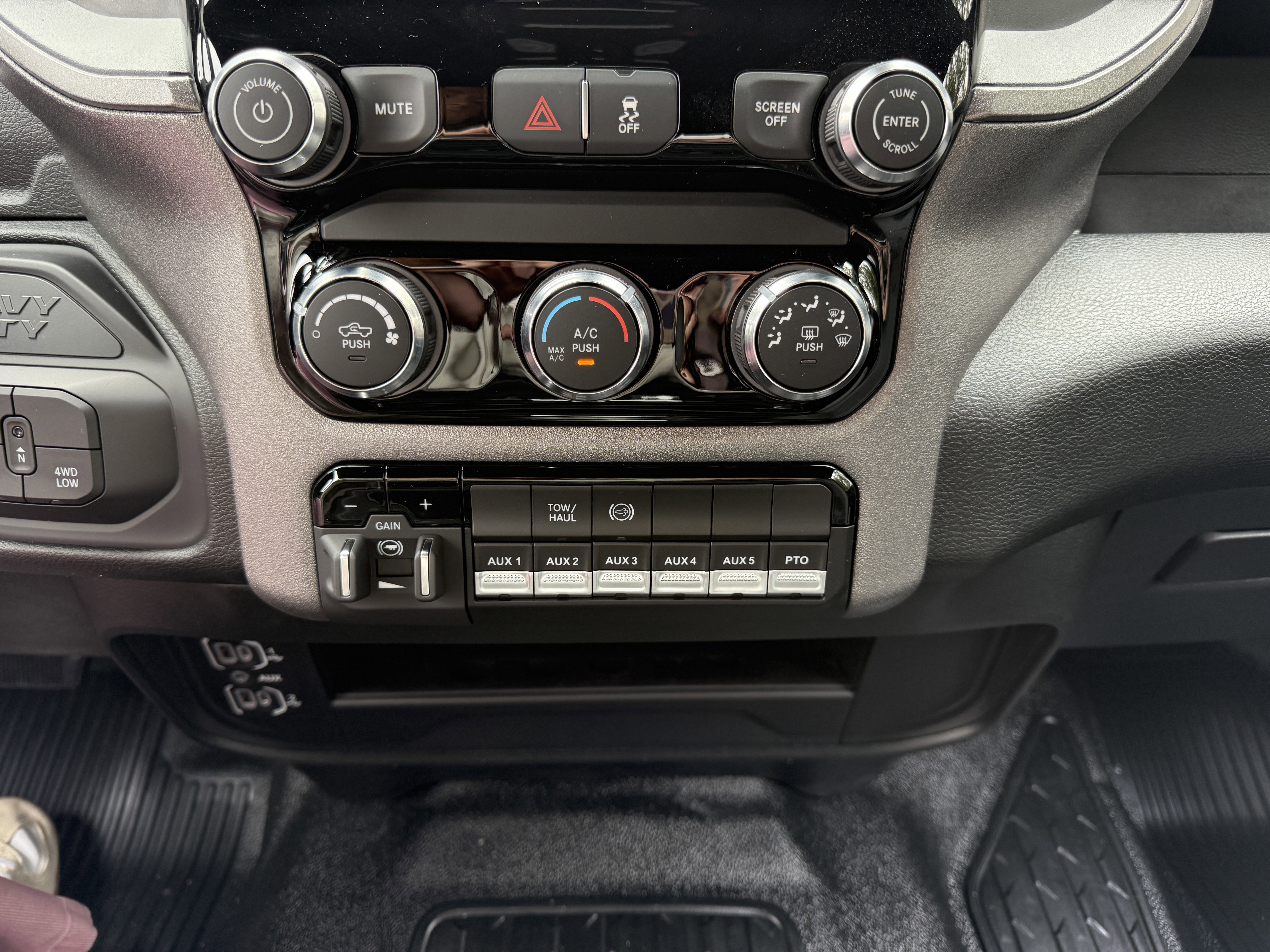 New 2026 RAM 5500 Tradesman w/ Chrome Appearance Group image 12