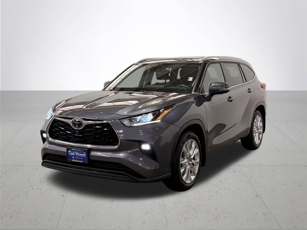 Used 2023 Toyota Highlander Limited AWD/4WD image 2