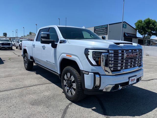 New 2026 GMC Sierra 2500 Denali w/ Denali Reserve Package AWD/4WD image 4