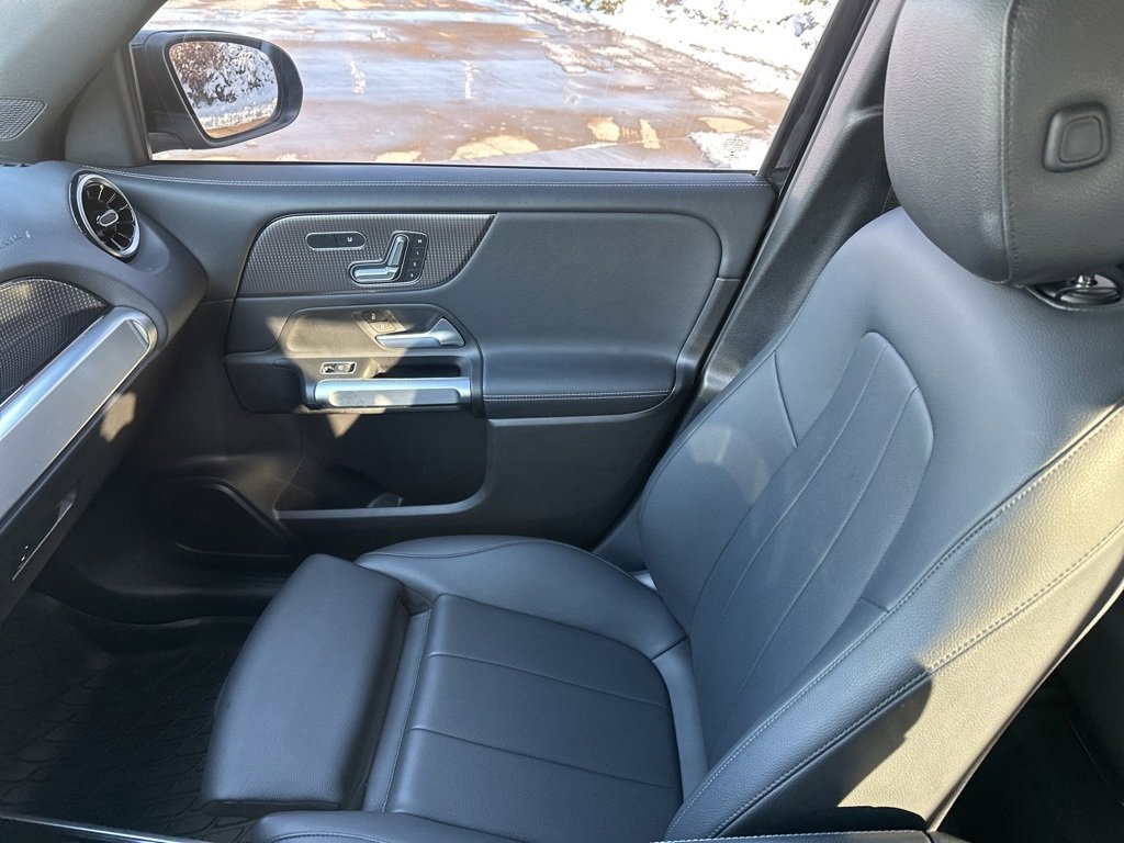 Used 2020 Mercedes-Benz GLB 250 4MATIC image 34