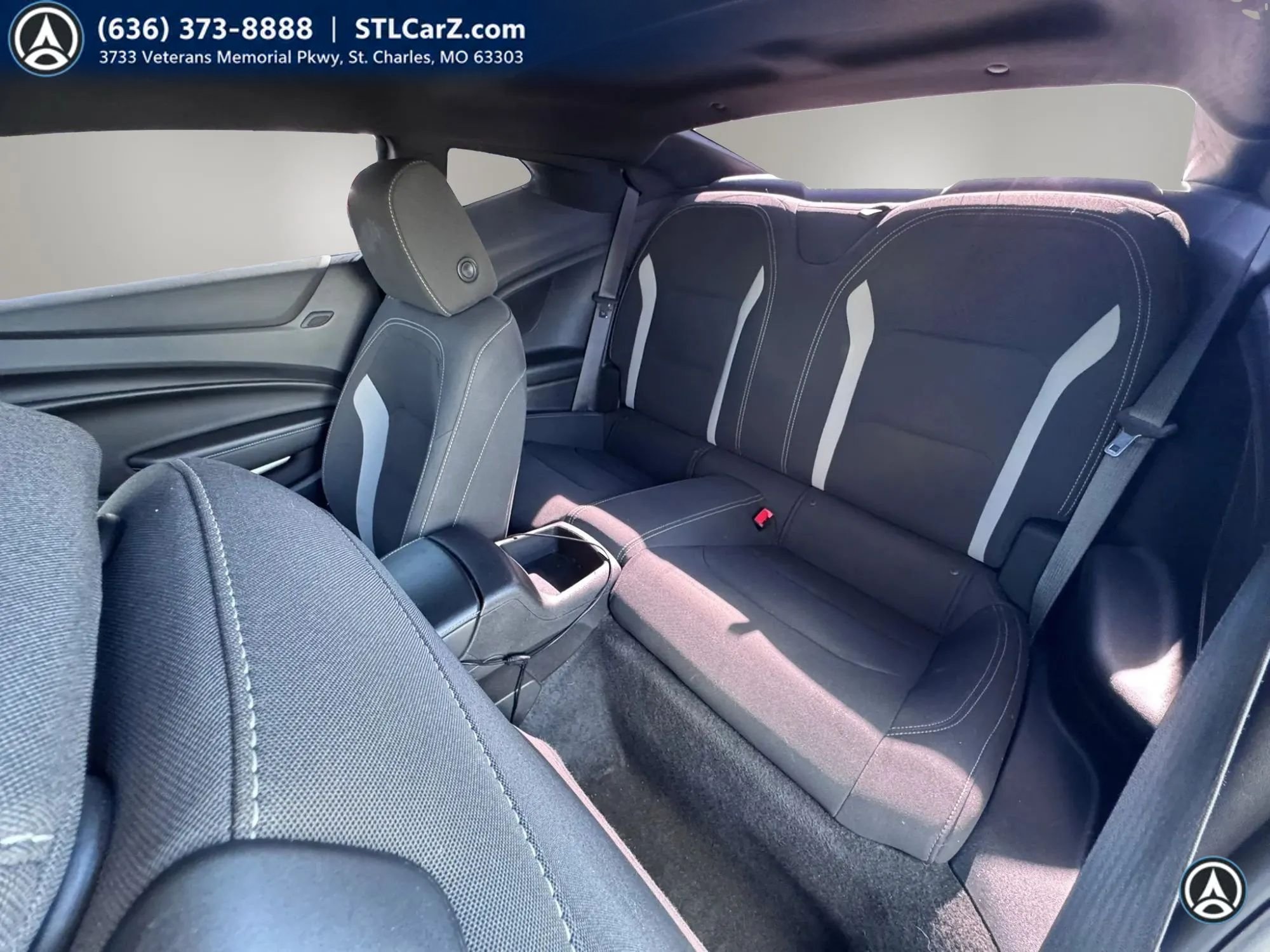 Used 2018 Chevrolet Camaro LT w/ Technology Package RWD image 11