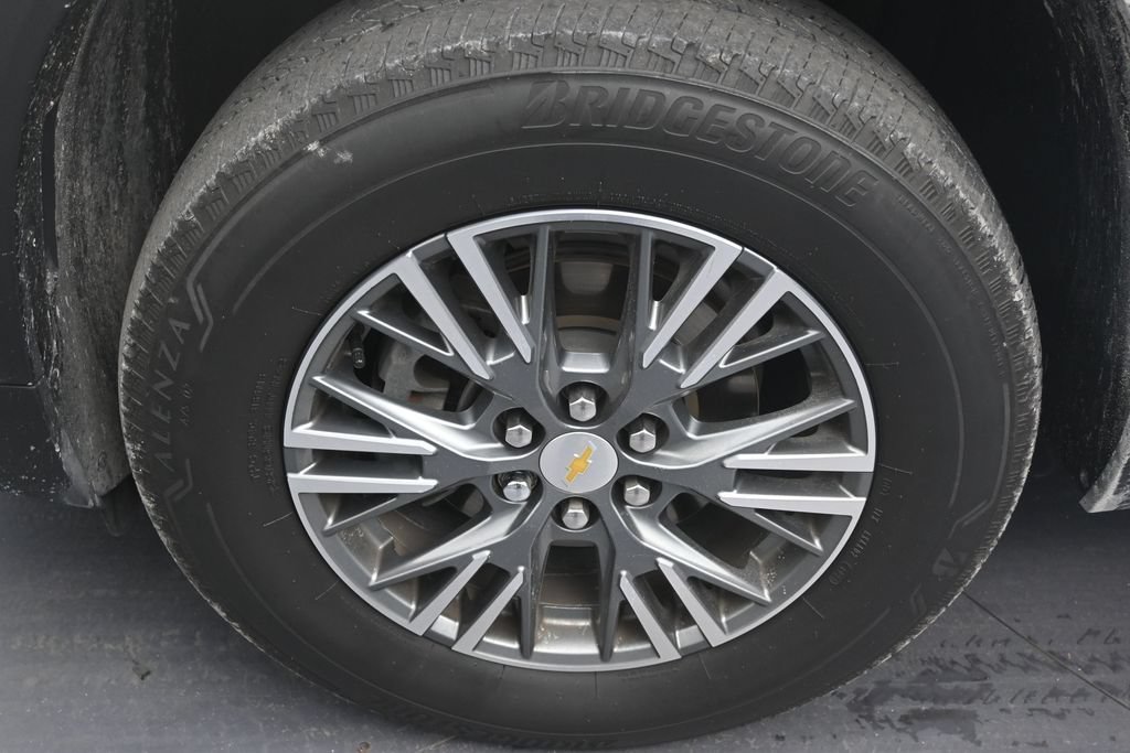 Used 2024 Chevrolet Traverse LS FWD image 9