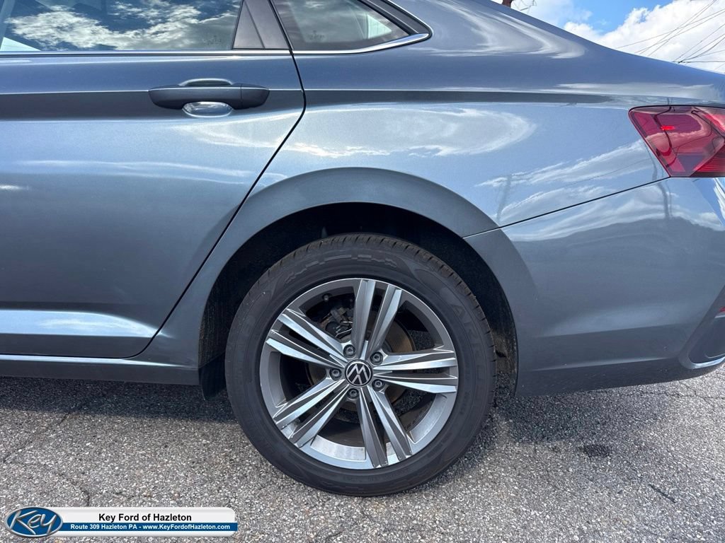 Used 2024 Volkswagen Jetta SE FWD image 6