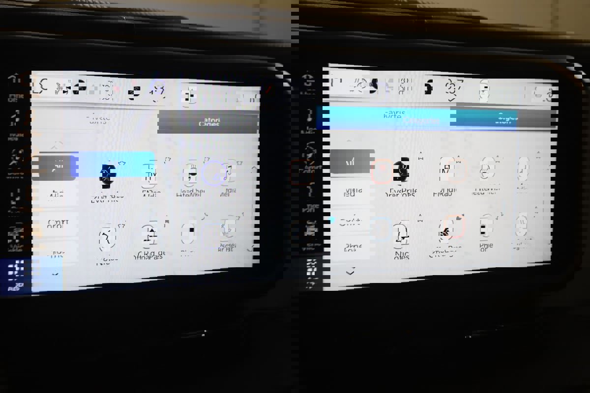 Used 2024 Jeep Wrangler Willys image 31