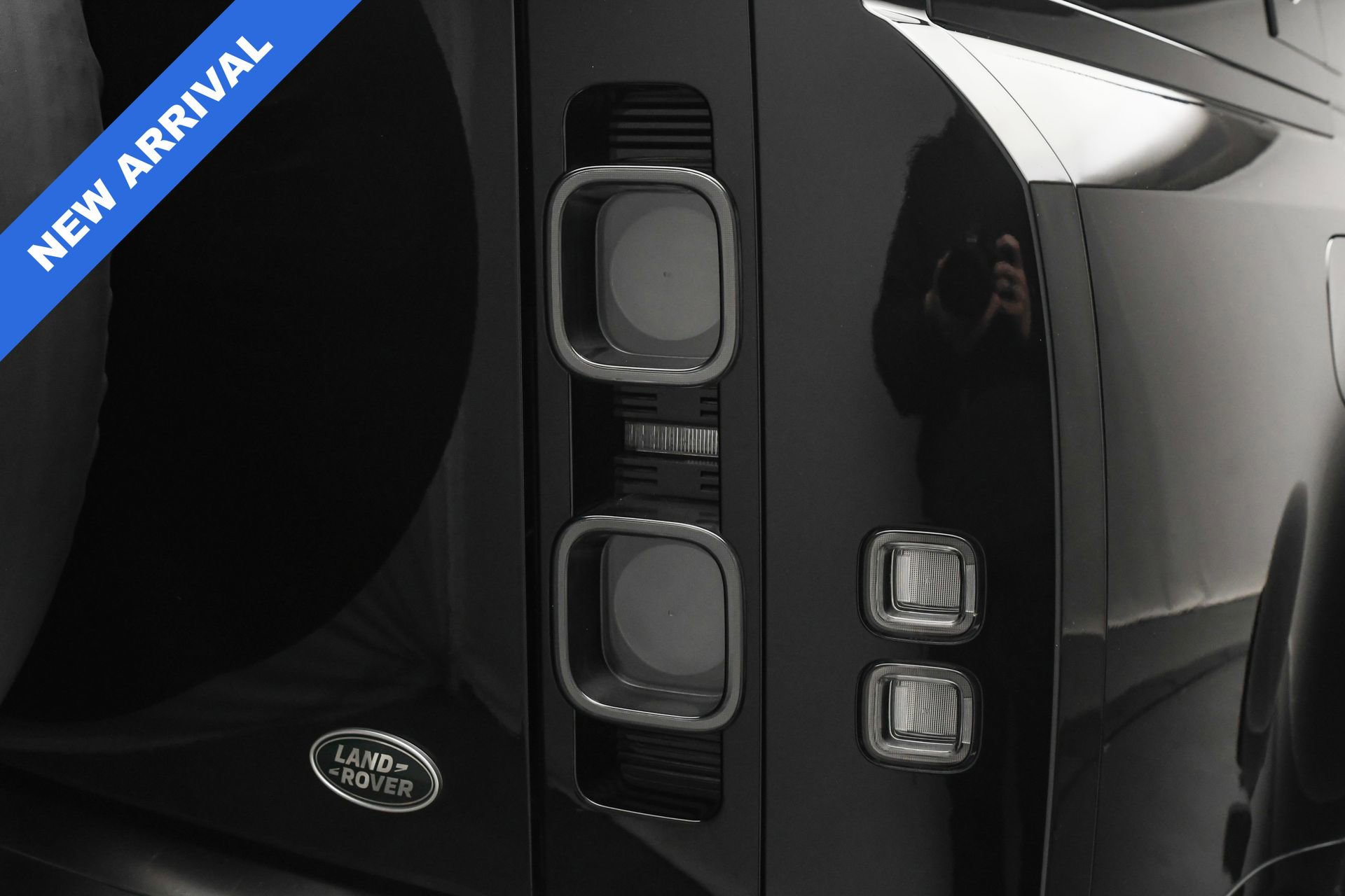 Used 2023 Land Rover Defender 130 X image 24